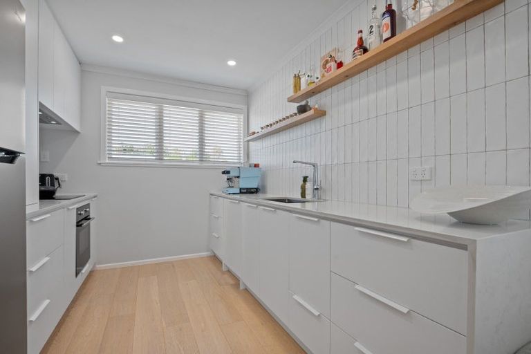 Photo of property in 5 Wallace Road, Mangere Bridge, Auckland, 2022