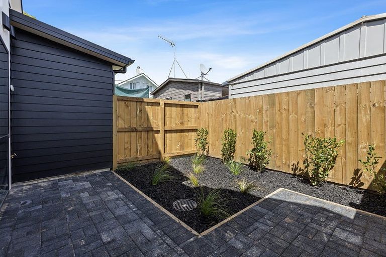 Photo of property in 2/19 Beale Street, Hamilton East, Hamilton, 3216