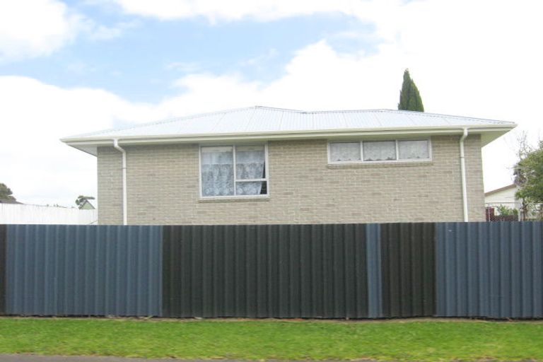 Photo of property in 30 Moncrieff Avenue, Clendon Park, Auckland, 2103