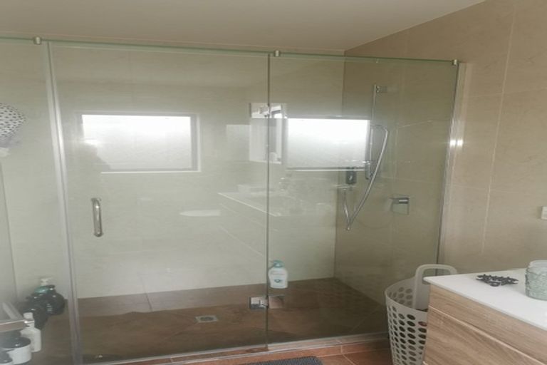 Photo of property in 73d Clevedon Road, Papakura, 2110