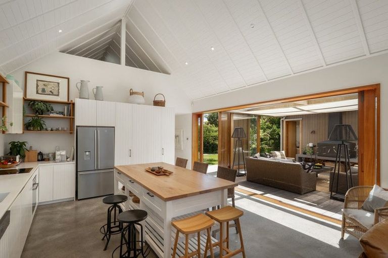 Photo of property in 2 Sea Crest Place, Bowentown, Waihi Beach, 3177