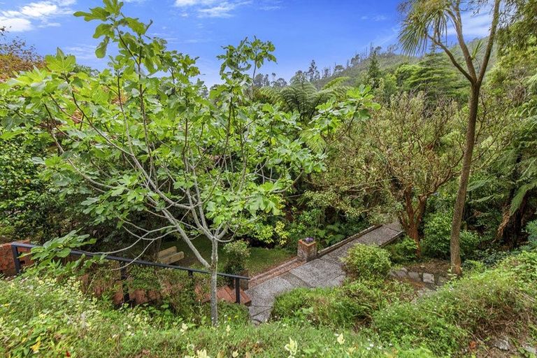 Photo of property in 124 Kamahi Street, Stokes Valley, Lower Hutt, 5019