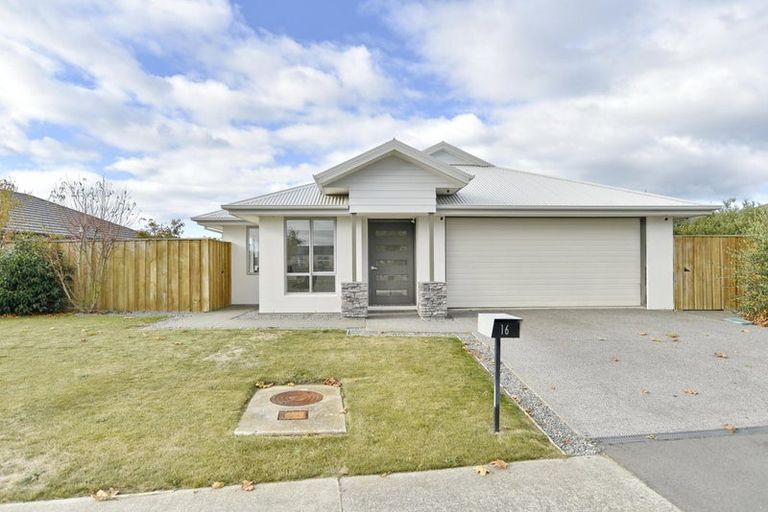 Photo of property in 16 Nga Tupuna Street, Pegasus, 7612