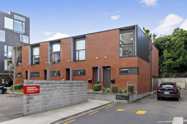 Photo of property in Nouvo Apartments, 5/21 Rugby Street, Mount Cook, Wellington, 6021