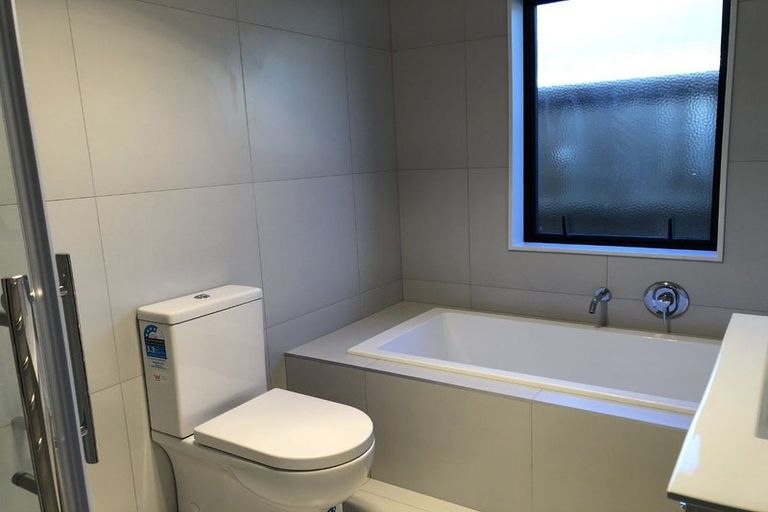 Photo of property in 13 Earlywood Road, Takanini, 2110