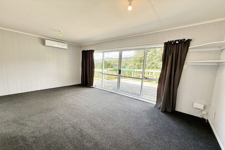 Photo of property in 17 Amundsen Grove, Stokes Valley, Lower Hutt, 5019
