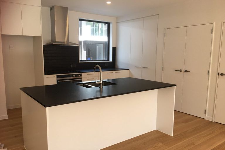 Photo of property in 24 Rua Kai Way, Brooklyn, Wellington, 6021