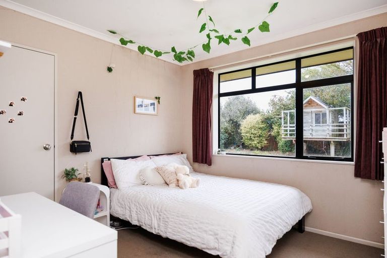 Photo of property in 46 Geneva Terrace, Kelvin Grove, Palmerston North, 4414