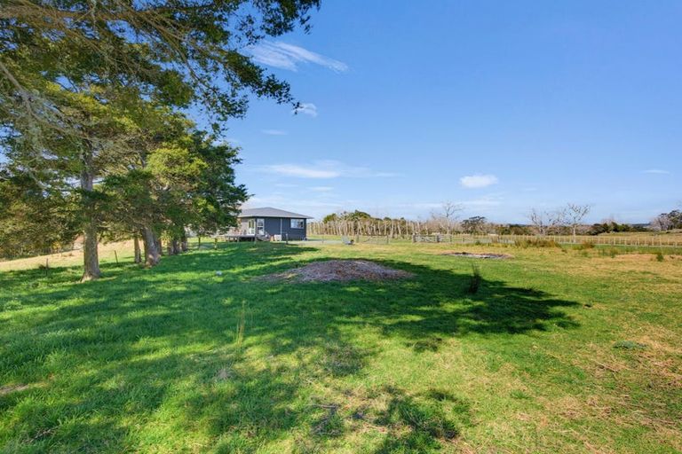 Photo of property in 752 Settlement Road, Hakaru, Wellsford, 0975