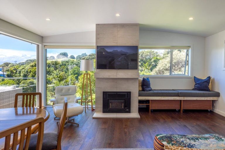 Photo of property in 18 Victoria Road South, Onetangi, Waiheke Island, 1081