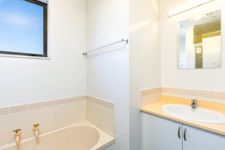 Photo of property in 2/8 Eltham Road, Blenheim, 7201