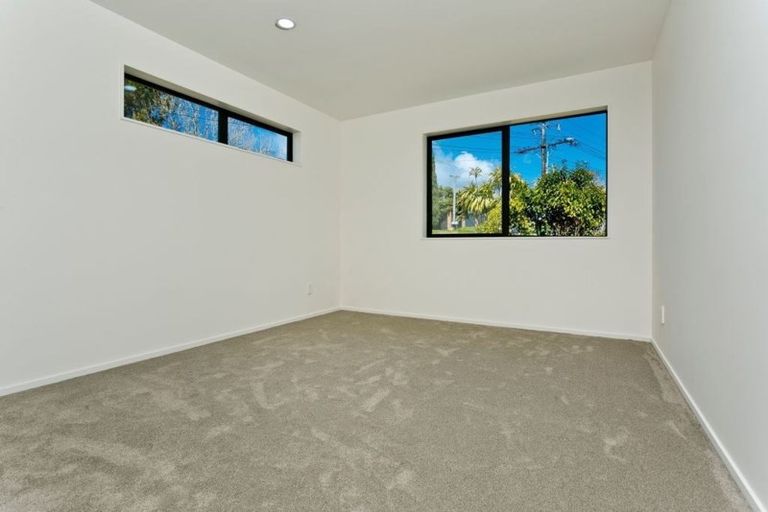 Photo of property in 62 Verran Road, Birkdale, Auckland, 0626