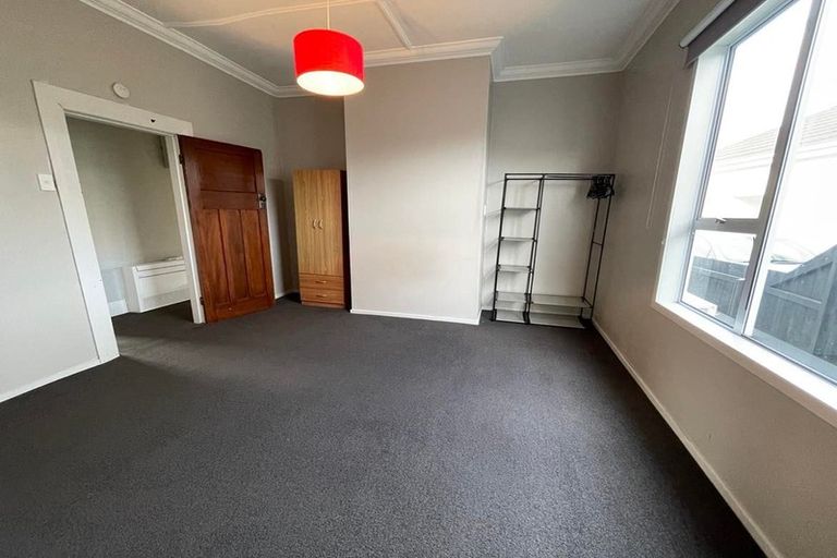 Photo of property in 9 Hargest Crescent, Saint Kilda, Dunedin, 9012