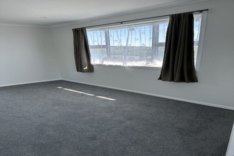 Photo of property in 28 Eskdale Road, Papakowhai, Porirua, 5024