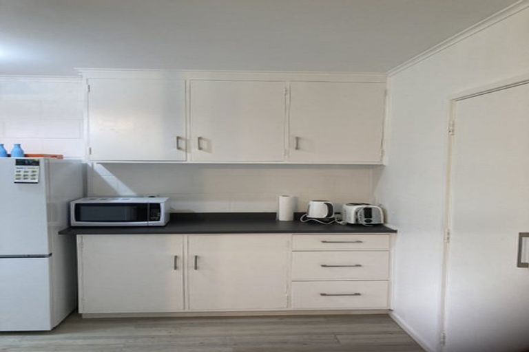 Photo of property in 3 Thurleigh Grove, Karori, Wellington, 6012