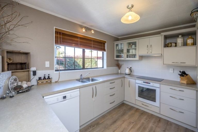 Photo of property in 18 Regal Street, Levin, 5510