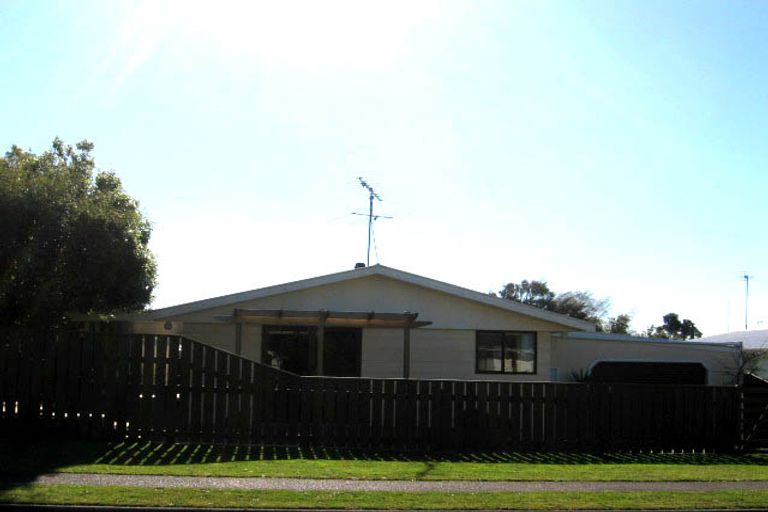Photo of property in 33 Woodward Street East, Featherston, 5710