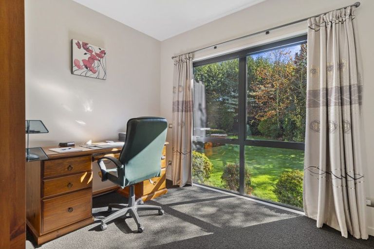 Photo of property in 10 Glen Bridge Lane, Harewood, Christchurch, 8051