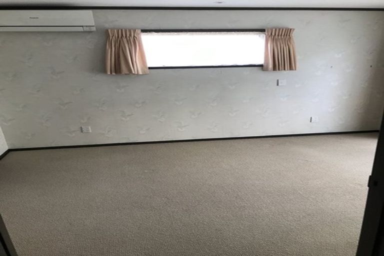 Photo of property in 2 Baronie Court, Half Moon Bay, Auckland, 2012