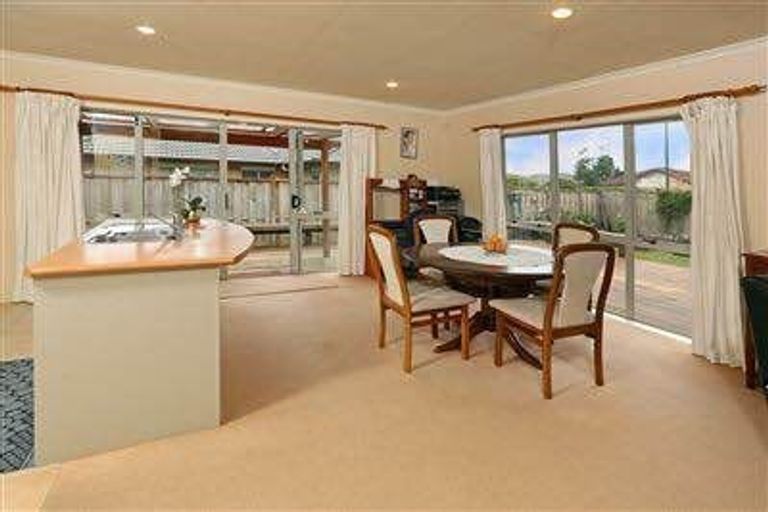 Photo of property in 1 Braestar Court, Henderson, Auckland, 0612