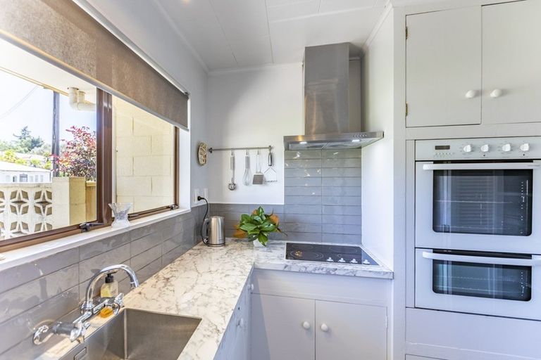 Photo of property in 3 Waverley Street, Waipawa, 4210