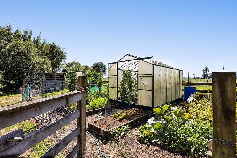 Photo of property in 524 Tikorangi Road, Tikorangi, Waitara, 4383