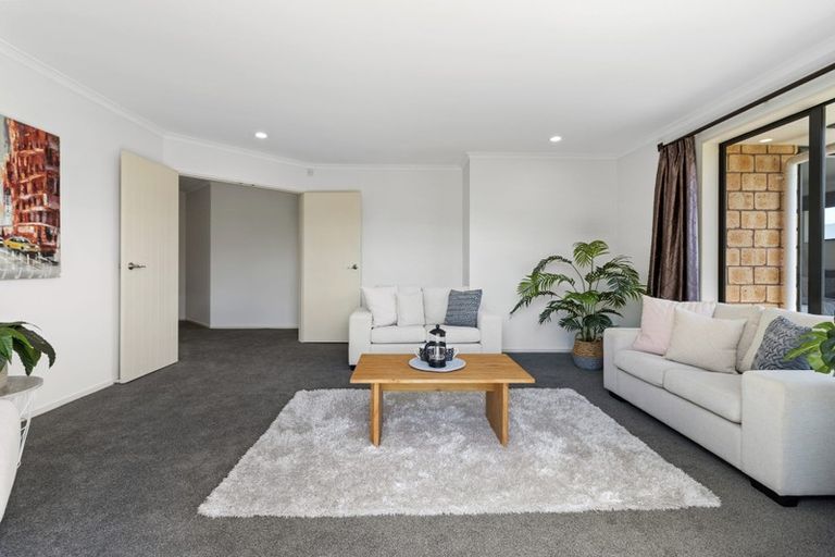 Photo of property in 8 Wakefield Place, Rototuna North, Hamilton, 3210