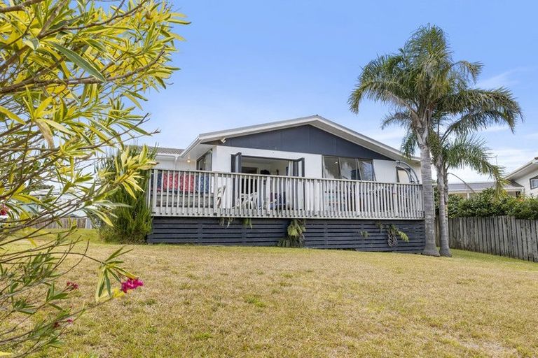 Photo of property in 13 Awatea Street, Mangawhai Heads, Mangawhai, 0505