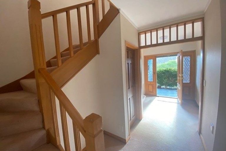 Photo of property in 16 Cheviot Road, Lowry Bay, Lower Hutt, 5013