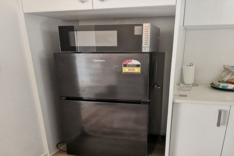 Photo of property in 9b Poruru Close, Papakura, 2110