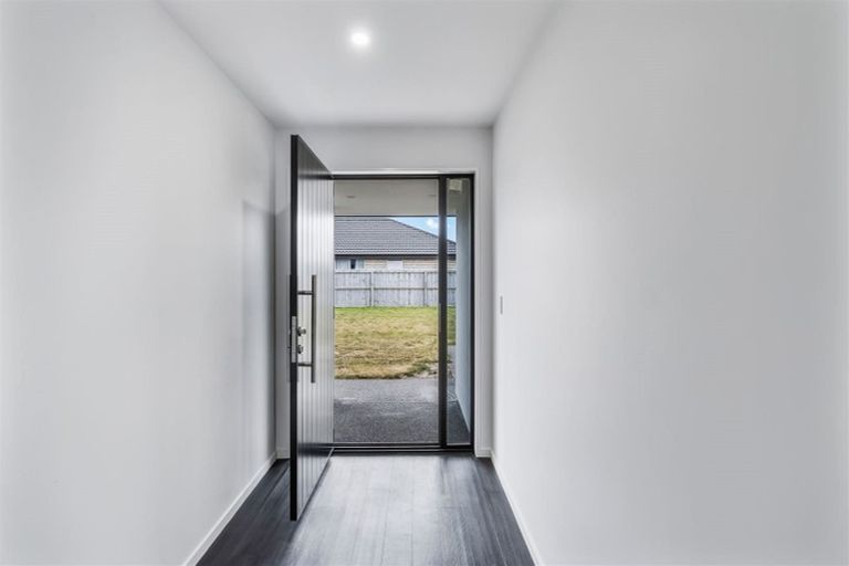 Photo of property in 6 Marble Court, Rolleston, 7614