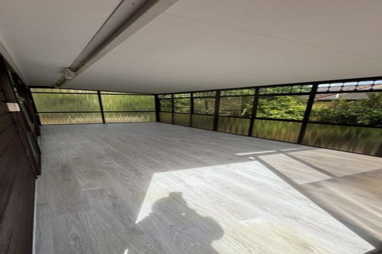 Photo of property in 34a Mark Edward Drive, Half Moon Bay, Auckland, 2012