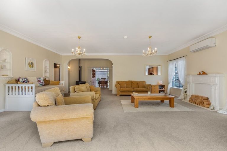 Photo of property in 129 Victoria Street, Cambridge, 3434