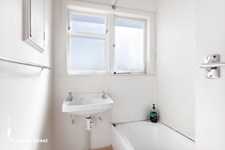 Photo of property in 1 Glasgow Crescent, Kaiti, Gisborne, 4010