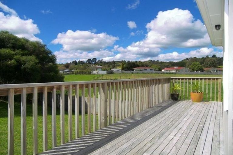 Photo of property in 10 Igloo Place, Red Hill, Papakura, 2110