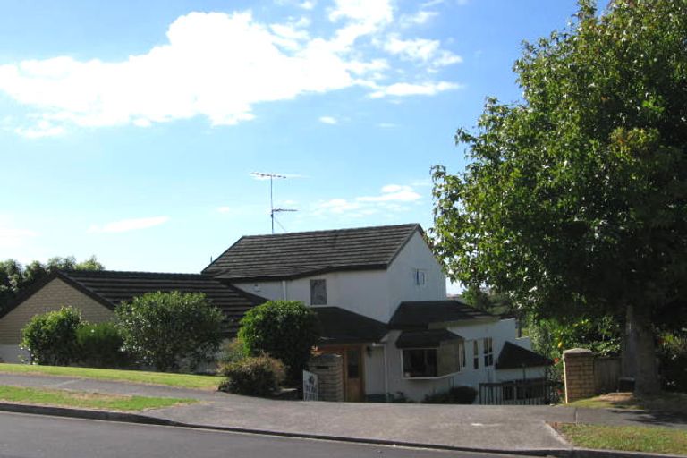 Photo of property in 7 Azure Grove, Unsworth Heights, Auckland, 0632