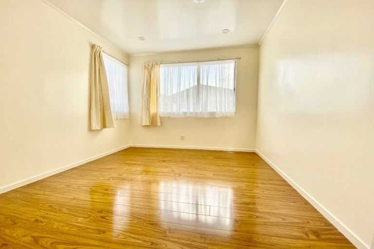 Photo of property in 41 Sharland Avenue, Manurewa, Auckland, 2102