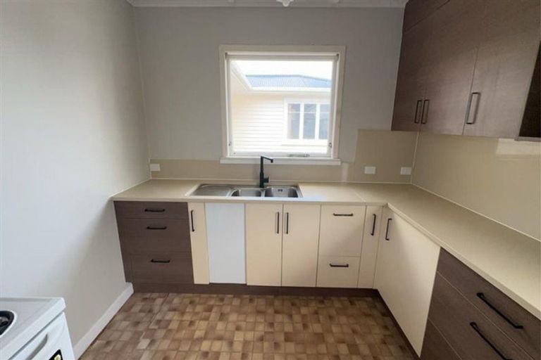 Photo of property in 7 Truby King Street, Merrilands, New Plymouth, 4312