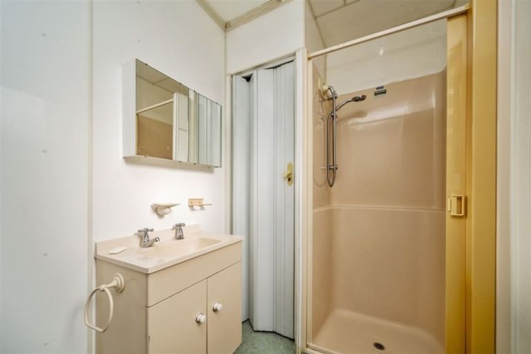 Photo of property in 1 Tawhiti Road, Hawera, 4610