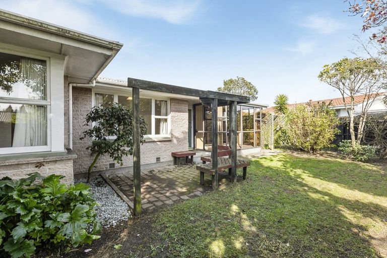 Photo of property in 2/7 Aileen Place, Upper Riccarton, Christchurch, 8041