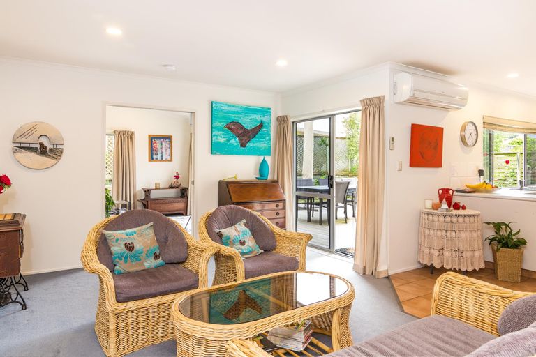 Photo of property in 2/24 Robinson Terrace, Rangatira Park, Taupo, 3330