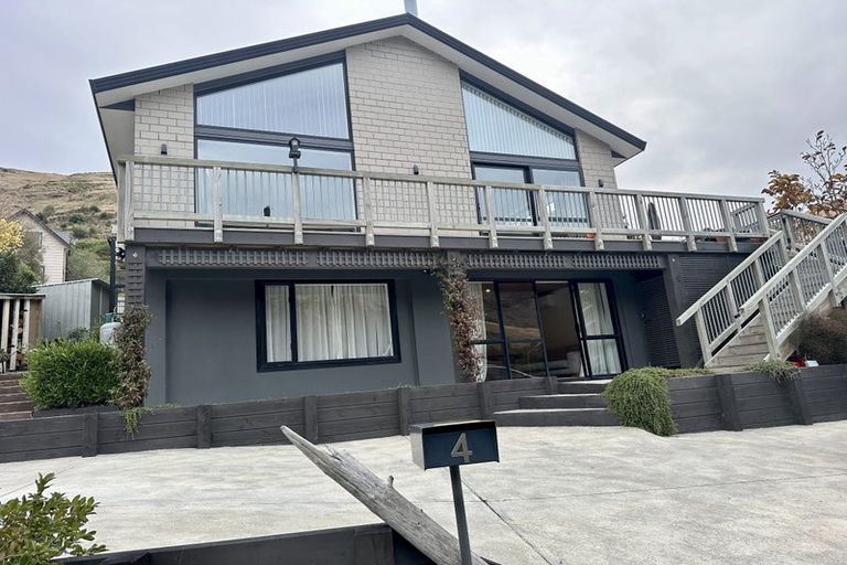 Photo of property in 4 Heathvale Place, Heathcote Valley, Christchurch, 8022