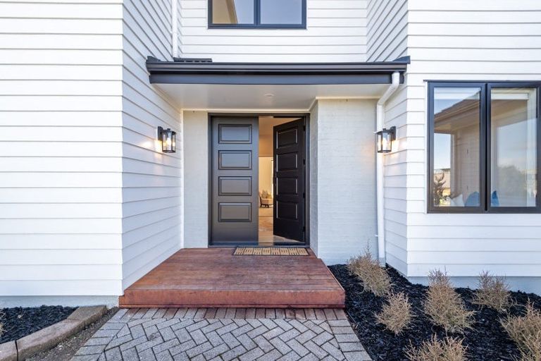 Photo of property in 8 Woodgers Way, Somerville, Auckland, 2014