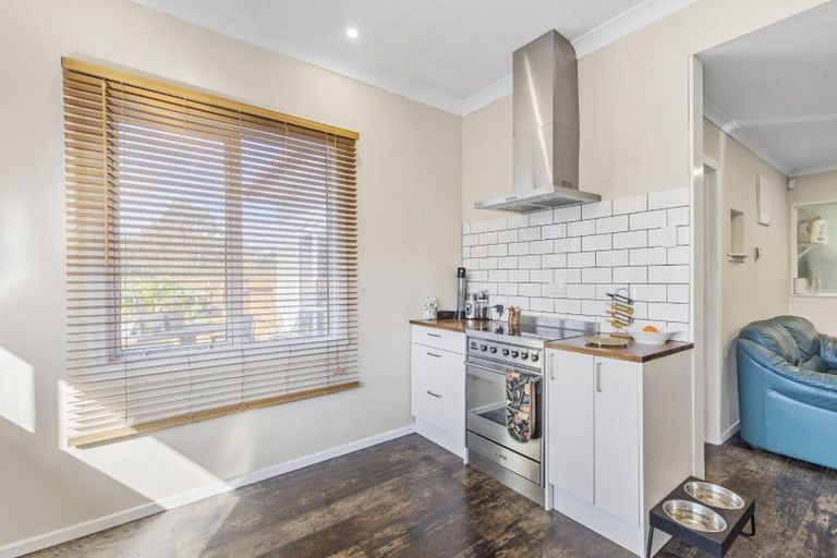 Photo of property in 1 Williams Terrace, Fitzherbert, Palmerston North, 4410