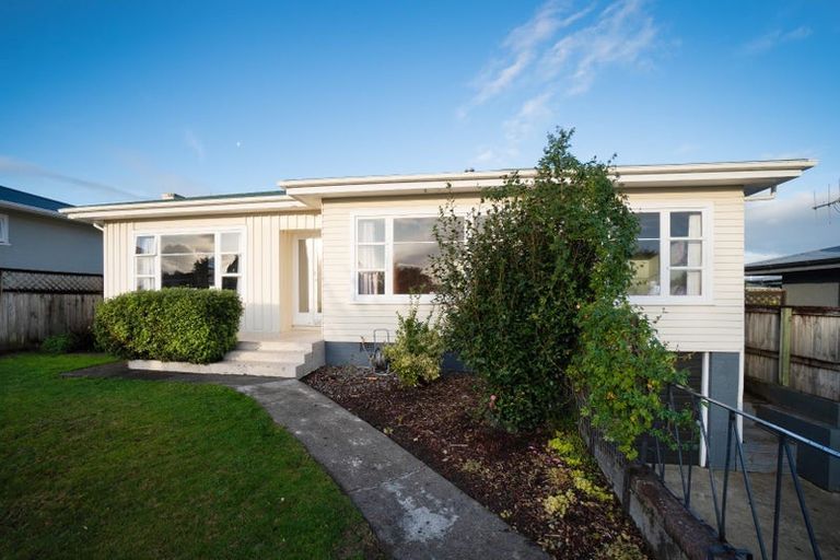 Photo of property in 6 Swansea Street, Hokowhitu, Palmerston North, 4410