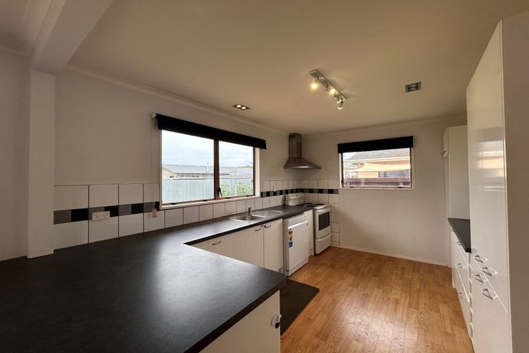 Photo of property in 41 Wynyard Crescent, Tamatea, Napier, 4112