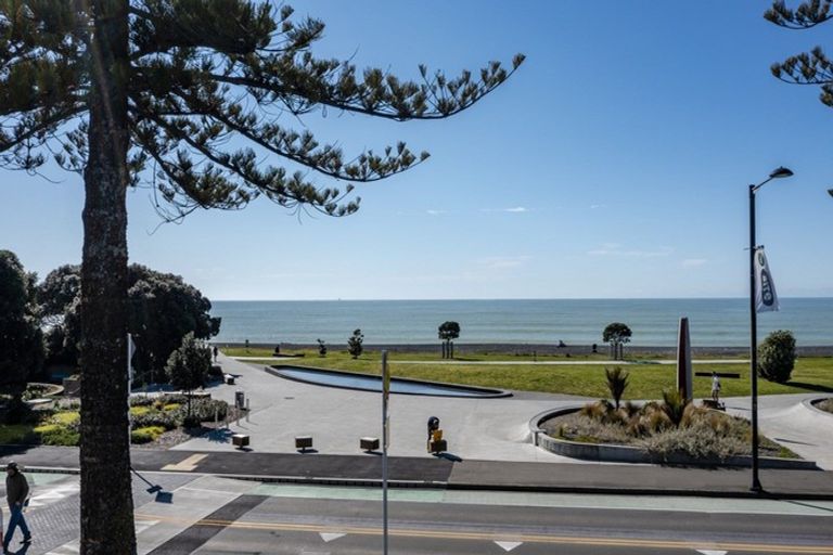 Photo of property in 185 Marine Parade, Napier South, Napier, 4110