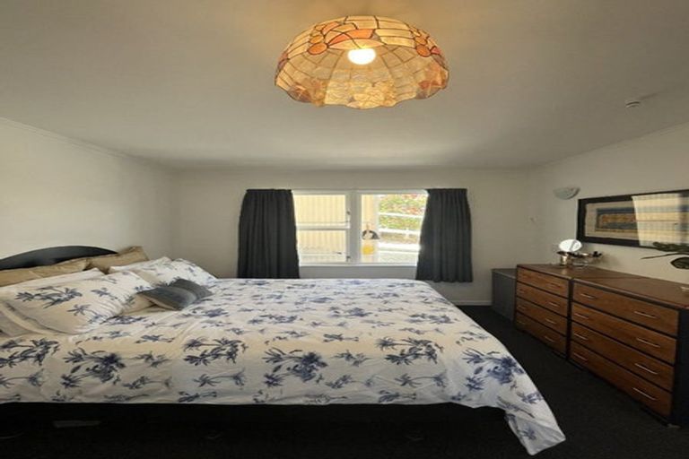 Photo of property in 2 Taupo Crescent, Plimmerton, Porirua, 5026