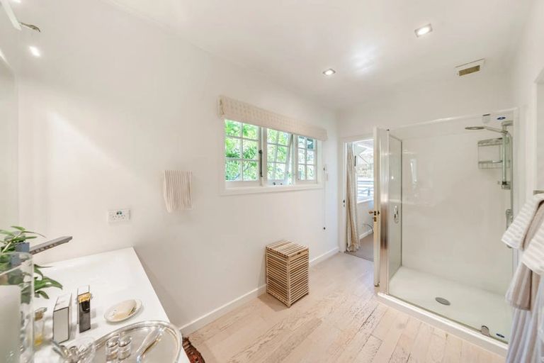 Photo of property in 9 Chatsworth Road, Silverstream, Upper Hutt, 5019