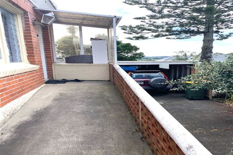 Photo of property in 10 Humphrey Kemp Avenue, Henderson, Auckland, 0612